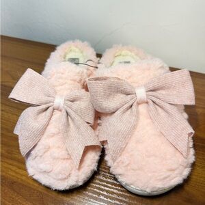 Women's Plush Pink Slippers with Bow